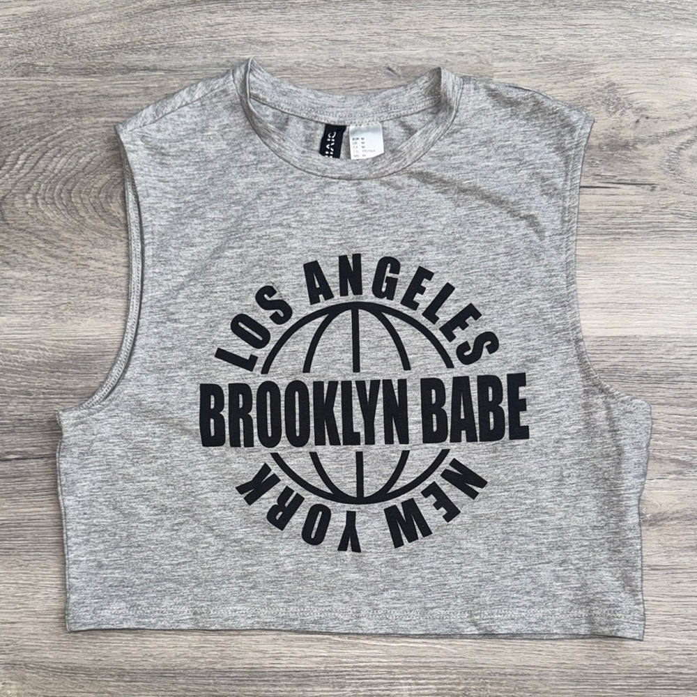 Grey LA Brooklyn NY crop top💚